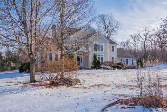 Building Photo - 64 Charolais Way