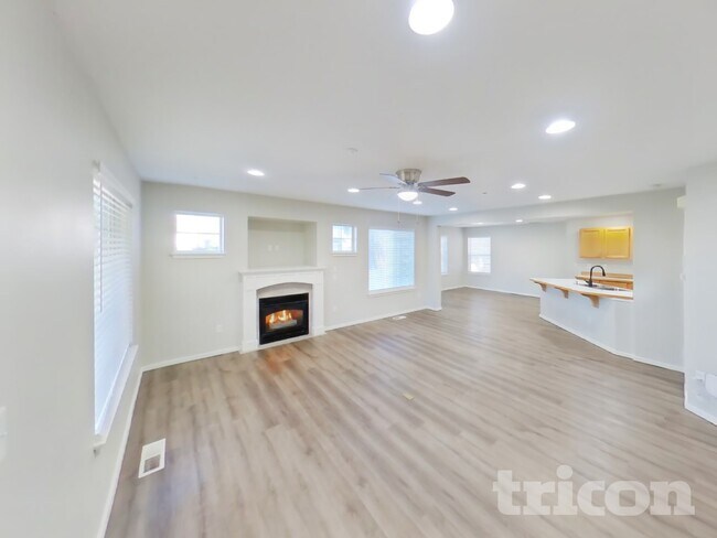 Foto del edificio - 2213 Anderson Ave