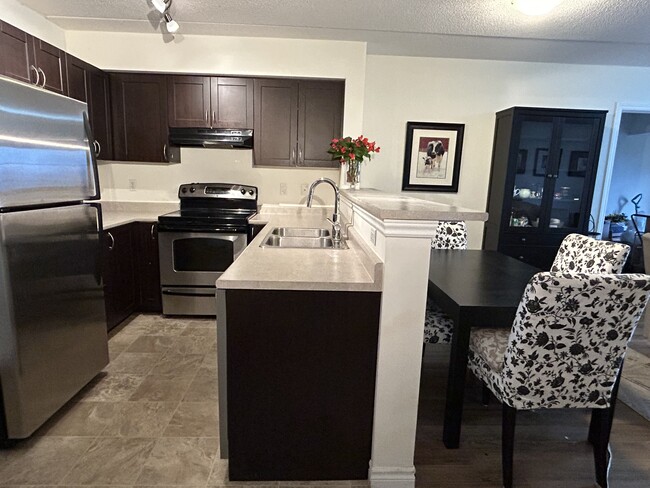 Photo du bâtiment - 1390 Main St E