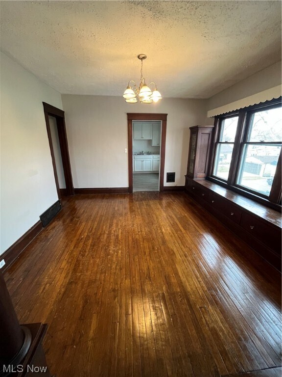 Building Photo - 2921 Portman Ave