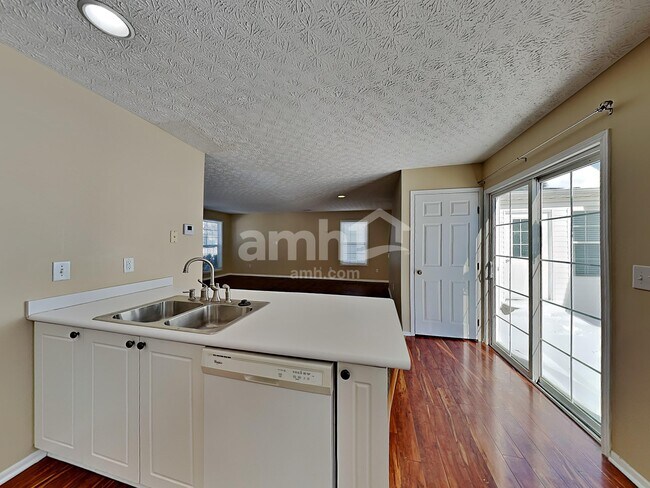 Foto del edificio - 2480 Bloxom St