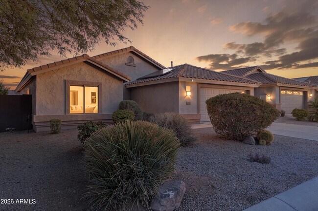 Building Photo - 4510 E Thorn Tree Dr