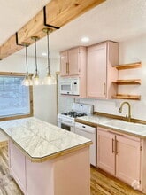 Building Photo - 111 16th Ave S