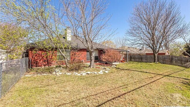 Foto del edificio - 2505 Creek Dr