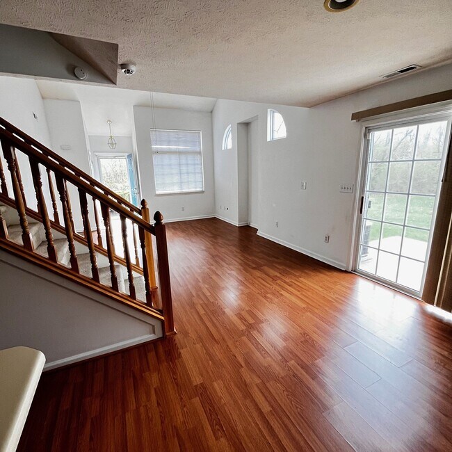 Foto del edificio - 9356 Villa Creek Dr