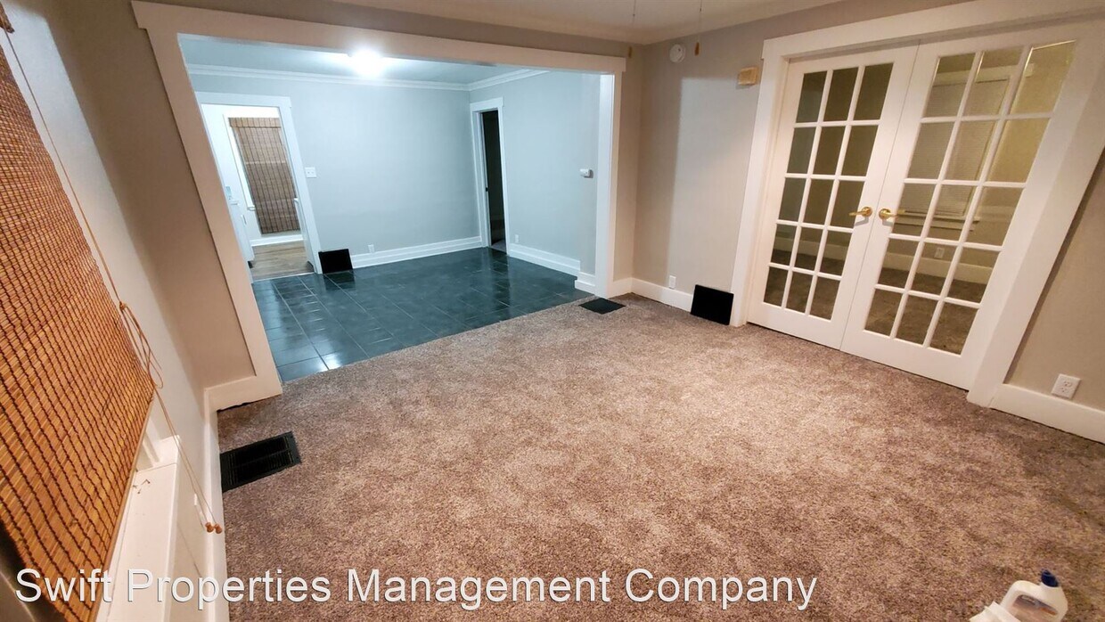 2 br, 2 bath House 805 Grandview Avenue House Rental in Des Moines, IA