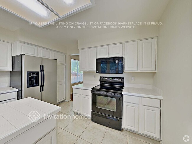 Building Photo - 4511 N Blazingstar Trail