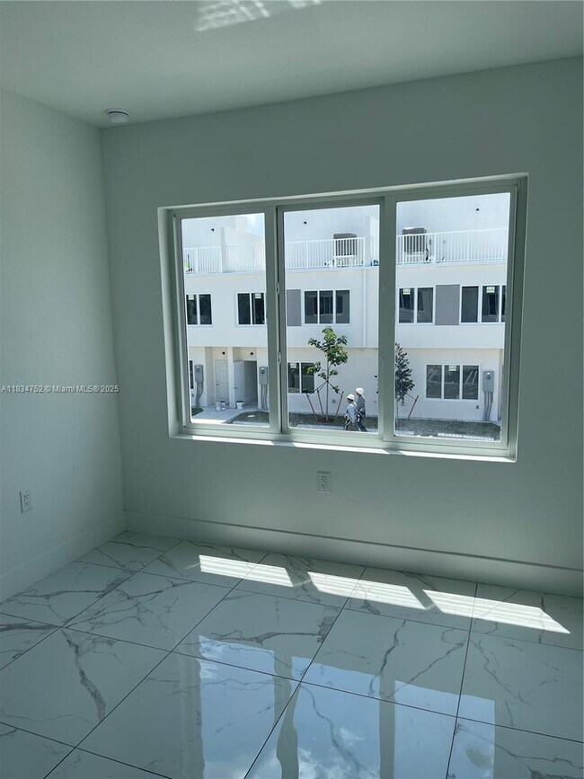 Building Photo - 25834 SW 144th Ave