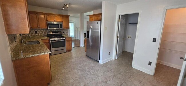 Foto del edificio - 174 Amelia Garden Way SE
