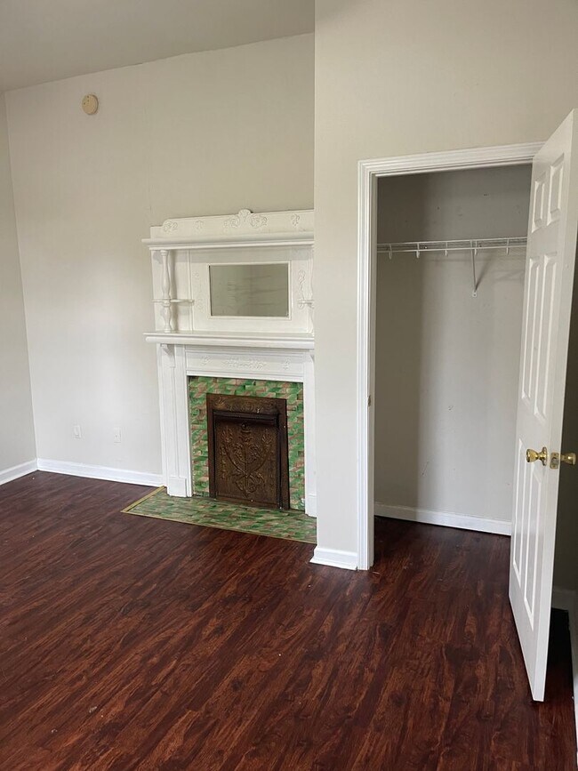 Building Photo - CONTINGENT ON CURRENT TENANTS NOT RENEWING
