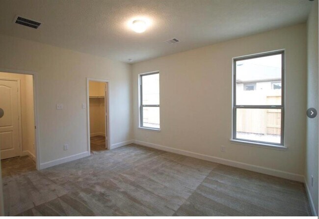 Building Photo - 2547 Honey Walnut Trl