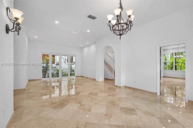 Building Photo - 1135 Asturia Ave