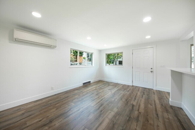 Foto del edificio - 2527 NE 110th St