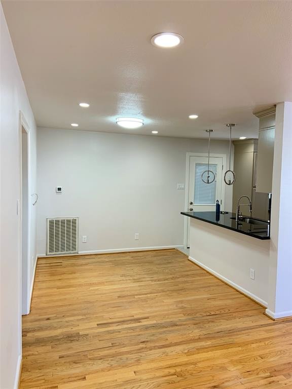 Foto del edificio - 4719 Merwin St