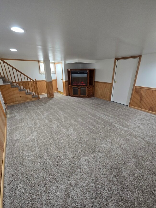 Building Photo - 819 Sheridan St