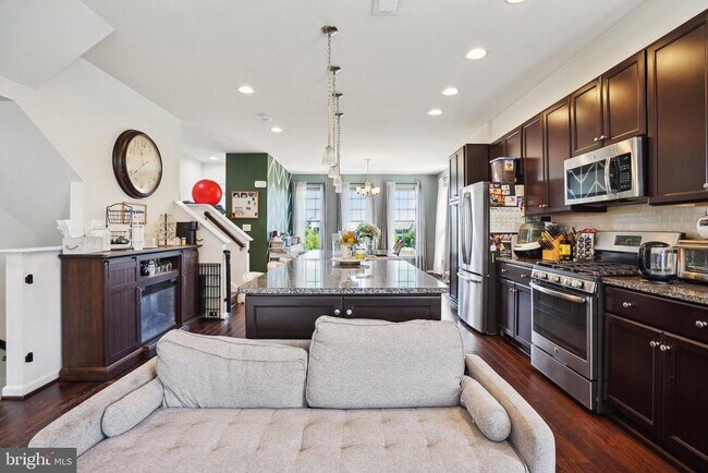 Foto del edificio - 8944 Dahlgren Ridge Rd