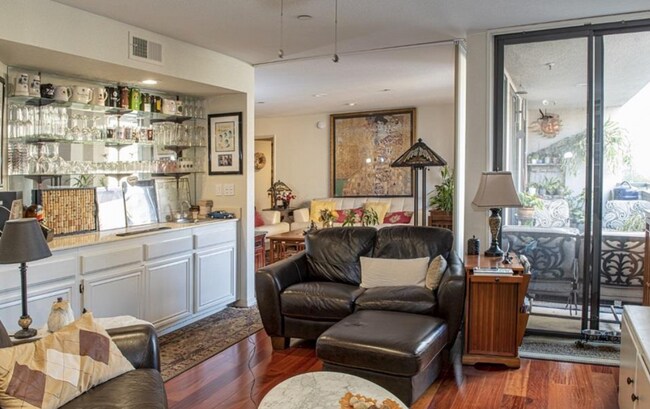 Building Photo - 850 State St