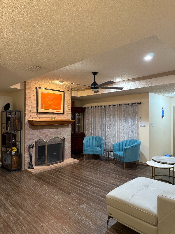 Foto del edificio - 6305 Courtside Dr