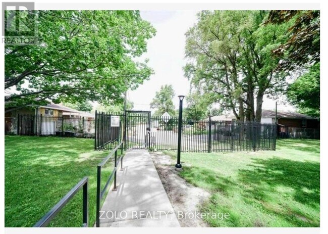 Building Photo - 360 Ridelle Ave