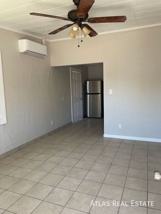 Foto del edificio - 1741 W Desert Cove Ave