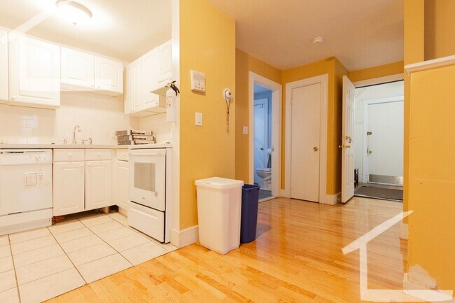 Building Photo - Top-notch and modern apartment