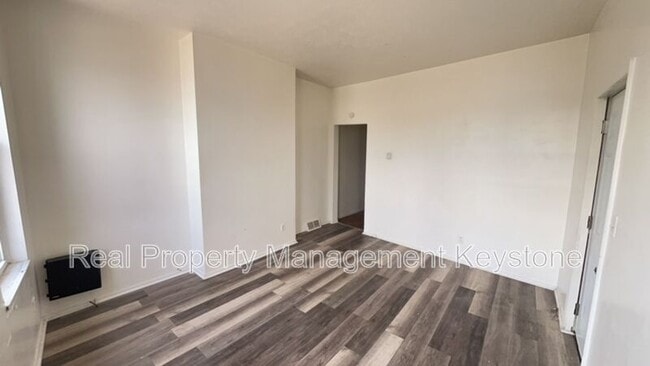 Building Photo - 429 Island Ave