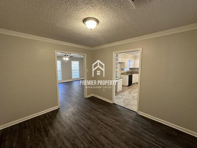 Building Photo - 4660 Leash Ln