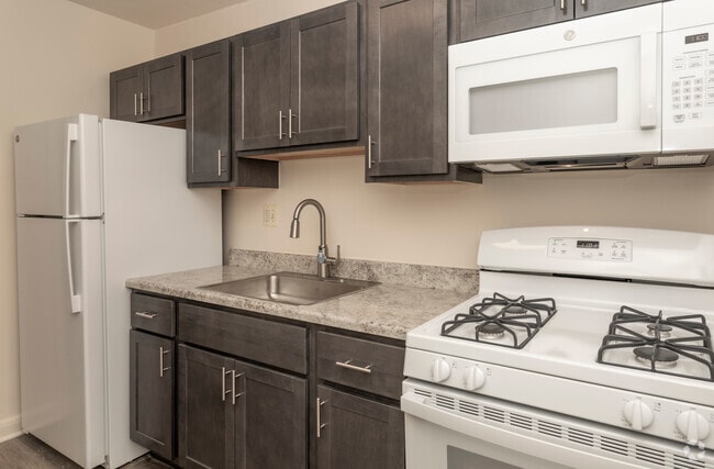 1HAB, 1BA - 400 ft² - Loch Bend Apartments