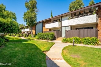 Building Photo - 31552 Agoura Rd