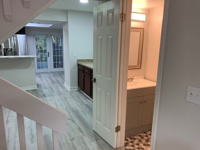 Vista desde el área de la sala de estar - 2171 Fox Chase Blvd