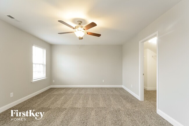 Building Photo - 922 Stable Fern Dr