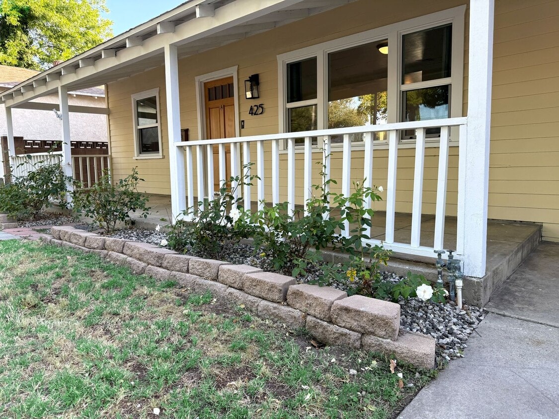 Primary Photo - 425 N Lincoln St