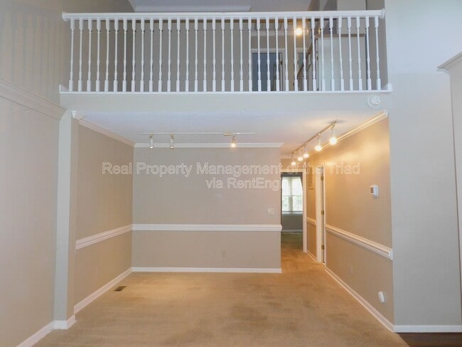 Building Photo - 22 Milpond Ln