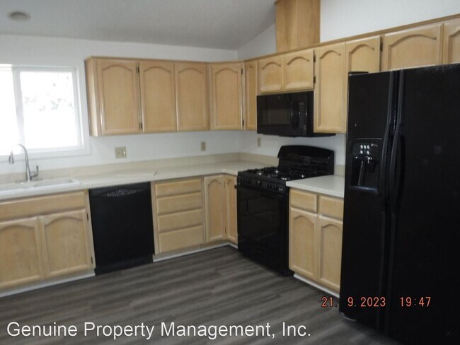 Foto del edificio - 3 br, 2 bath House - 107 Oak Street