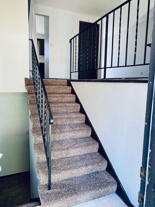 Building Photo - 802