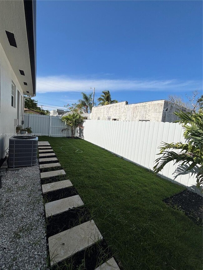 Foto del edificio - 3606 SW 17th St