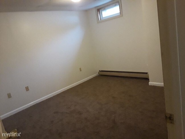 Building Photo - 2 br, 1 bath Apartment - 1342 Intervals Rd
