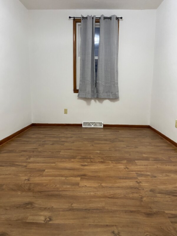Building Photo - 4412 Hyde Park Ave SW