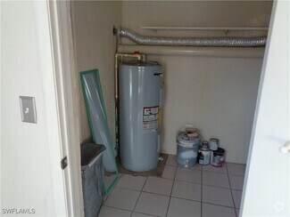 Building Photo - 820 Cape Coral Pkwy W