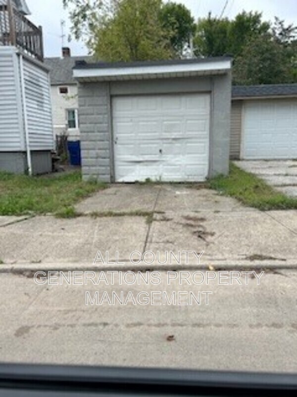 Foto del edificio - 7700 Goodman Ave