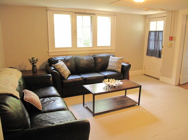 Foto del edificio - 315 Thurston Ave