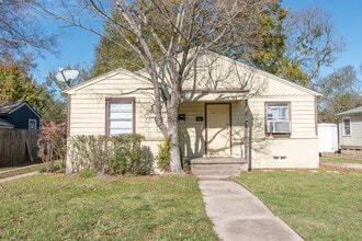 Building Photo - 538-540 Loraine Cir