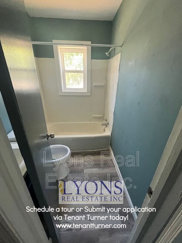 Foto del edificio - 917 Pineknot Rd