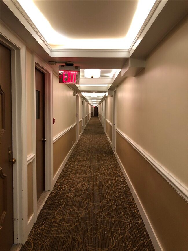 Foto del edificio - 10 Huron Ave