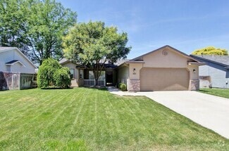Building Photo - 705 Spruce Creek Dr