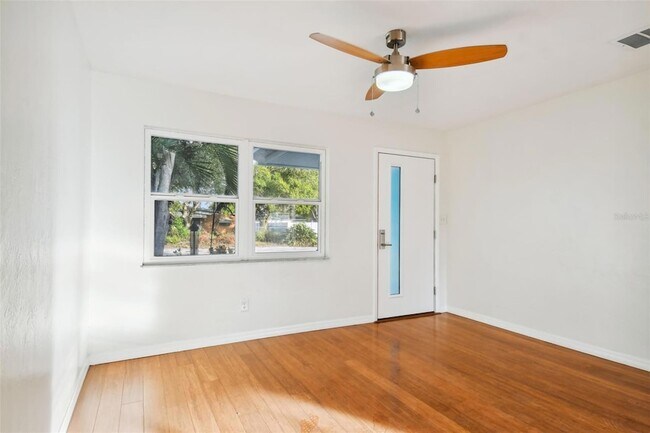 Foto del edificio - 3218 38th St N