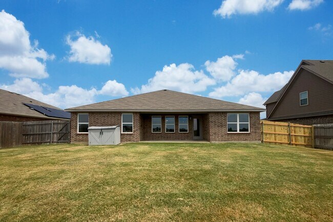 Foto del edificio - 4124 Bridle Path Ln