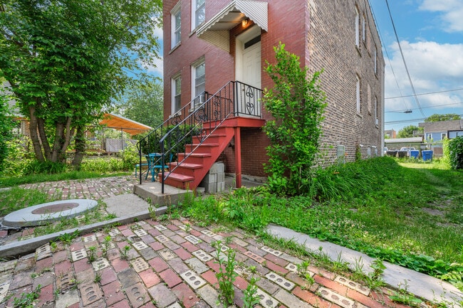 Foto del edificio - 3521 W Cortland St