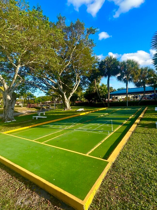 Foto del edificio - 10173 Mangrove Dr