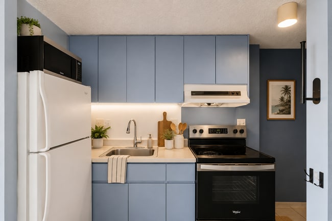 Building Photo - Ocean-View Studio in Century Park Plaza, Pearl City – Steps to Skyline Rail, In-Unit Laundry & As...